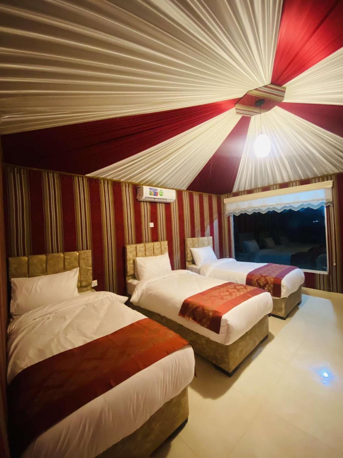 Wadi Rum Sky Camp エクステリア 写真